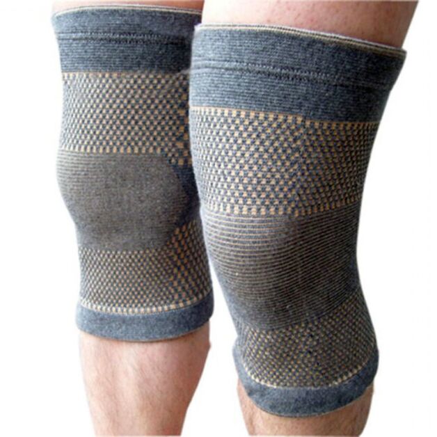 En la etapa inicial de artrosis de la articulación de la rodilla, se recomienda usar un vendaje de fijación.